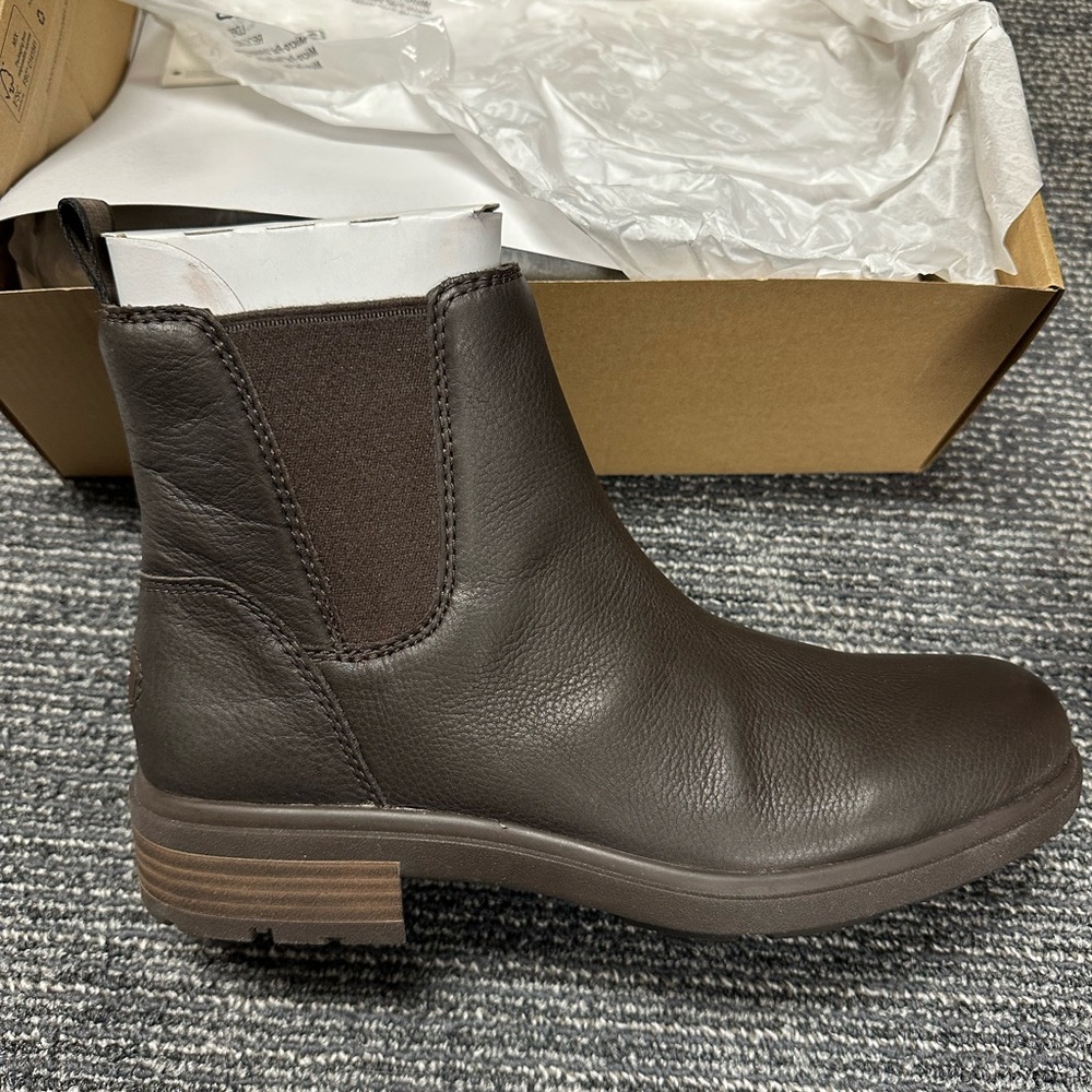 Ugg Harrison Chelsea boot ⭐️Stout Leather⭐️